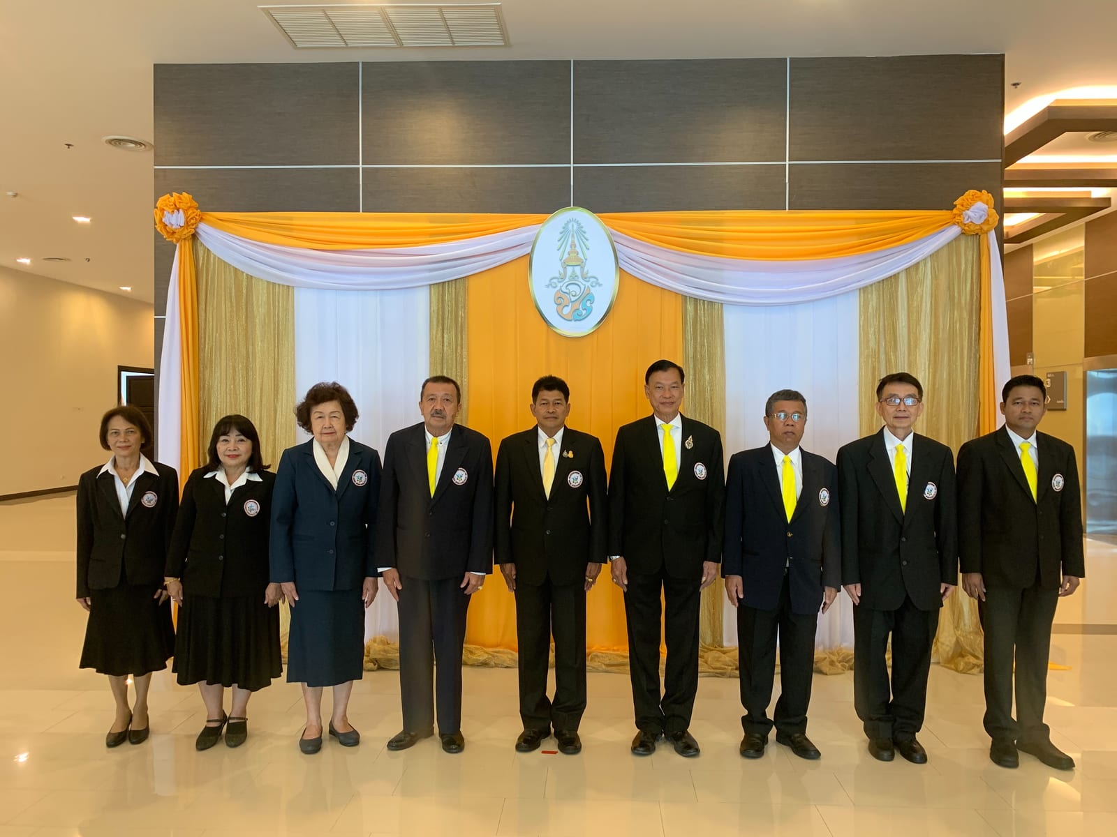 ภาพบันทึกเทปถวายพระพรชัยมงคล พระบาทสมเด็จพระปรเมนทรรามาธิบดีศรีสินทรมหาวชิราลงกรณ พระวชิรเกล้าเจ้าอยู่หัว