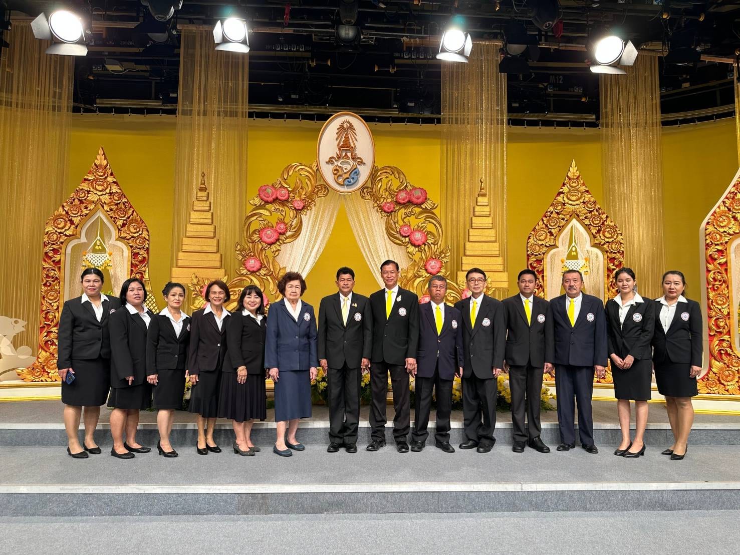 ภาพบันทึกเทปถวายพระพรชัยมงคล พระบาทสมเด็จพระปรเมนทรรามาธิบดีศรีสินทรมหาวชิราลงกรณ พระวชิรเกล้าเจ้าอยู่หัว