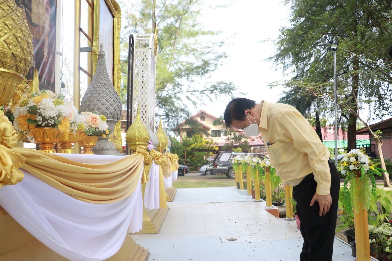 ภาพกิจกรรมวันสงกรานต์ สหกรณ์เคหสถานกรุงเทพฯ จำกัด (สามเสน) สรงน้ำพระ รดน้ำขอพร