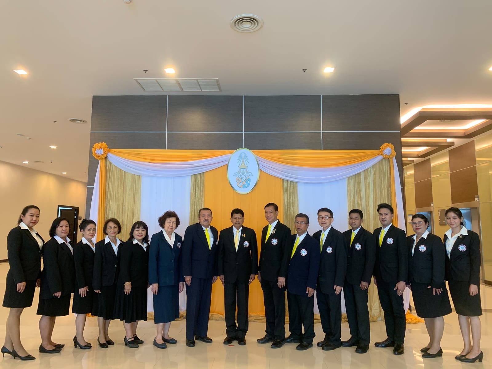 ภาพบันทึกเทปถวายพระพรชัยมงคล พระบาทสมเด็จพระปรเมนทรรามาธิบดีศรีสินทรมหาวชิราลงกรณ พระวชิรเกล้าเจ้าอยู่หัว